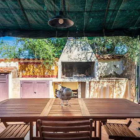 Appartement Large With Veranda- 2 Km From And Center