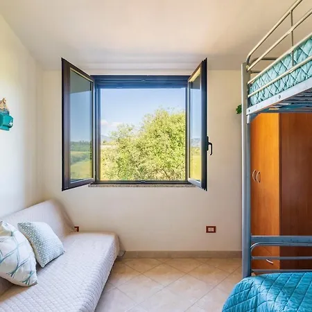 Large With Veranda- 2 Km From And Center Appartement *