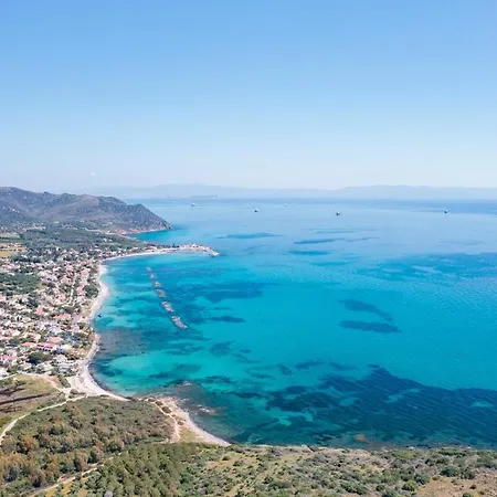 Large With Veranda- 2 Km From And Center Pula