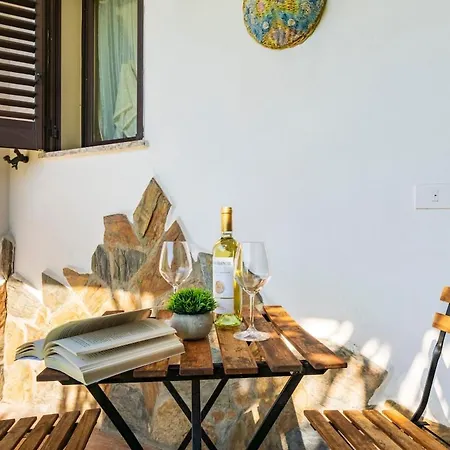 Large With Veranda- 2 Km From And Center * Pula